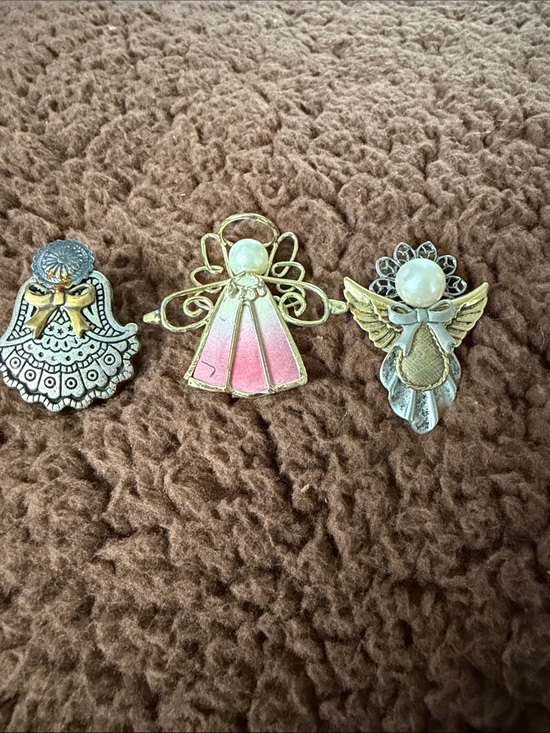 Source Unknown Jewelry - Trio of Angel Brooch Pins - GUC